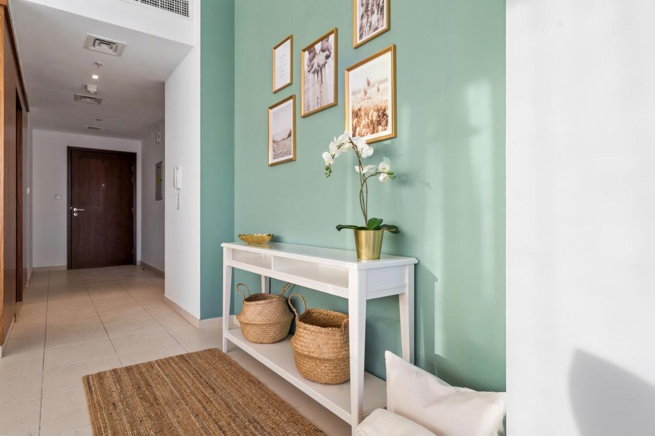 Chic And Zen Apartment, Near Burj Khalifa Tower Дубай Екстериор снимка