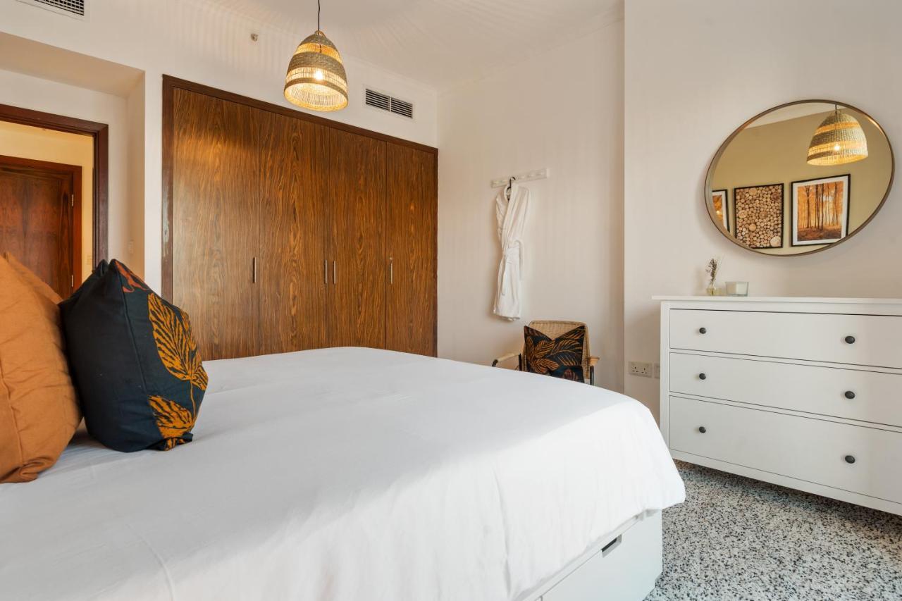 Chic And Zen Apartment, Near Burj Khalifa Tower Дубай Екстериор снимка