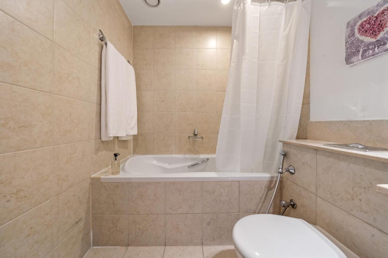 Chic And Zen Apartment, Near Burj Khalifa Tower Дубай Екстериор снимка